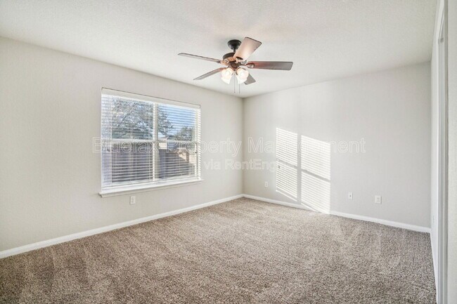 Building Photo - 11454 Country Canyon