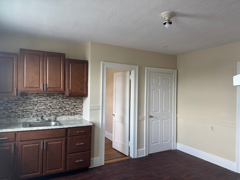 Kitchen - 14 Buell St