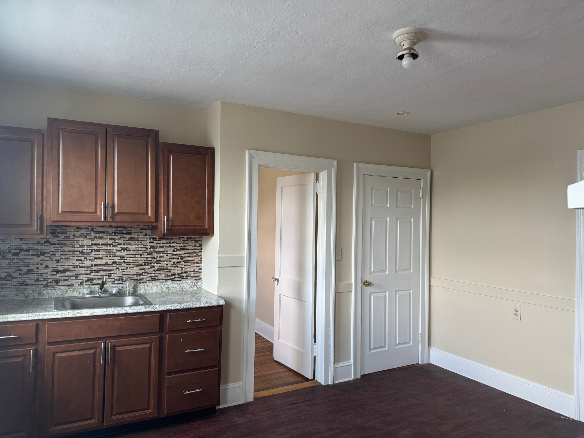 Kitchen - 14 Buell St