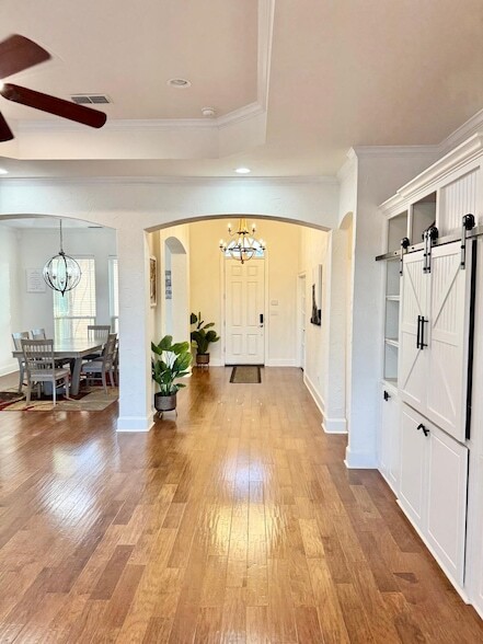 Building Photo - 2300 Berend Rd