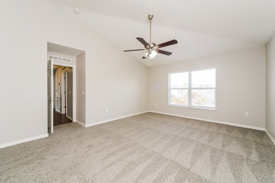 Building Photo - 4811 Petal Pawpaw Ln