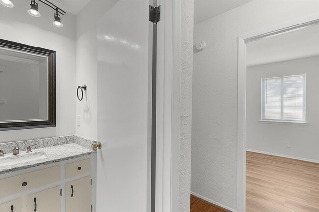 Building Photo - 8102 Red Willow Dr