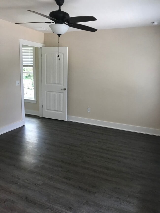 Building Photo - Newly Constructed Luxury 4 Bed / 4 Bath Bungalow Cottage with Extra Room and Bathroom