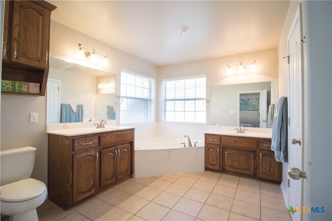 Building Photo - 714 Tundra Dr