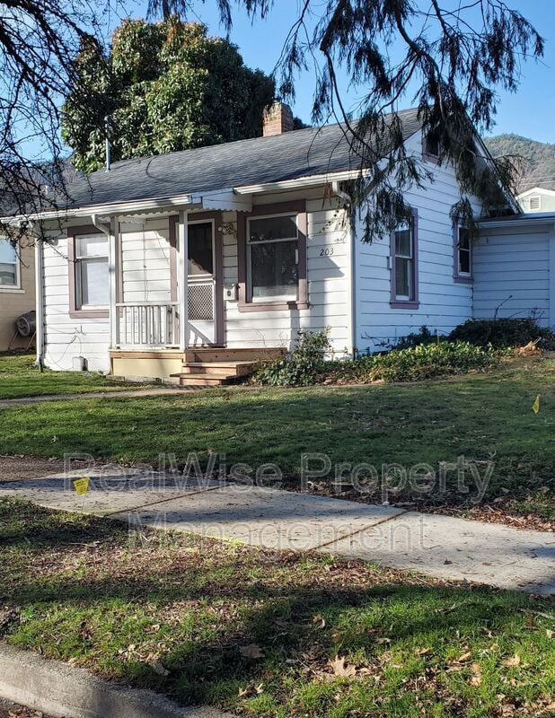Primary Photo - 203 Liberty St