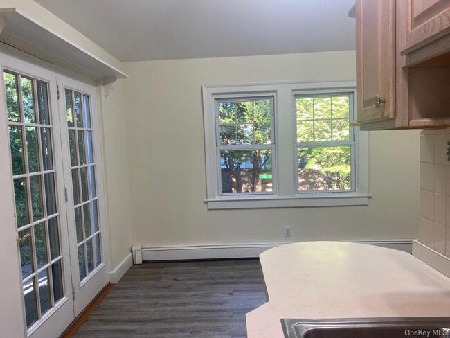 Building Photo - 46 Hemlock Ave