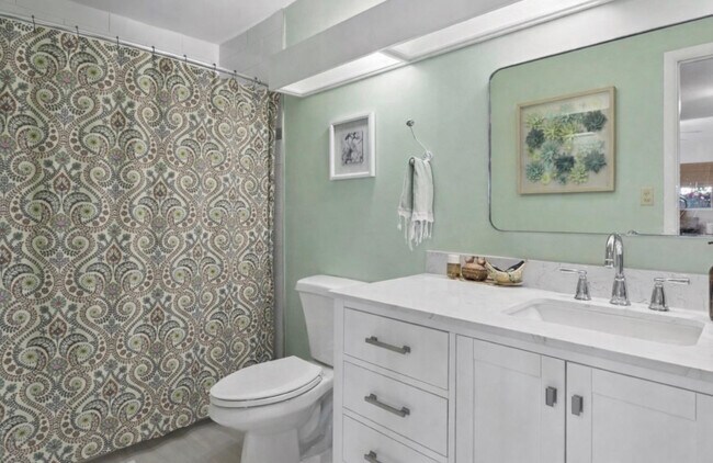 Building Photo - 1030 E Bethany Home Rd