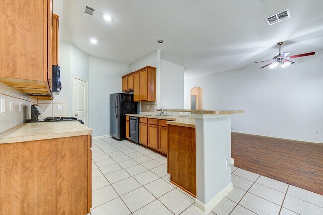 Building Photo - 6030 Starbrook Creek Dr