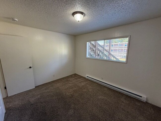 Building Photo - 550 SW Levens St