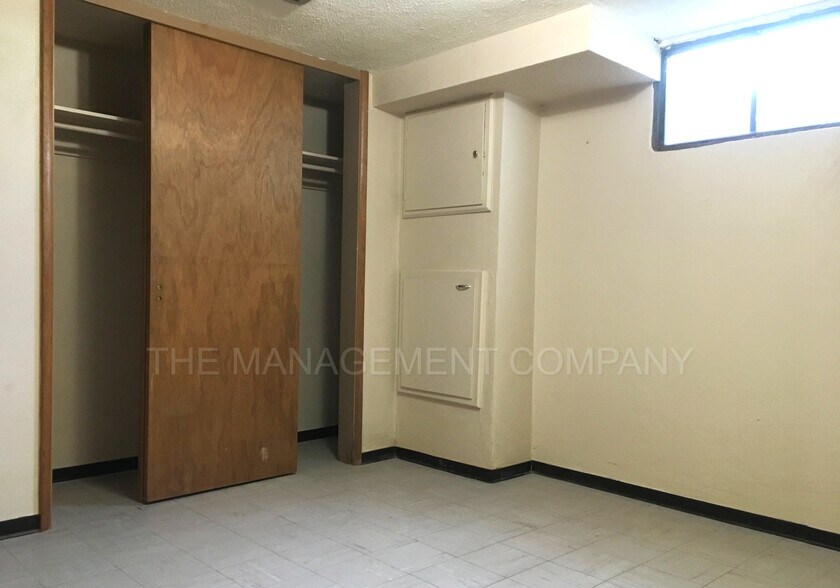 Building Photo - 230 Richardson Dr