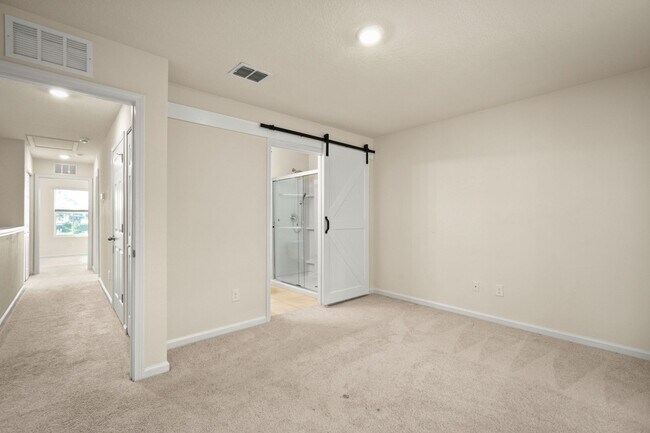 Building Photo - Charming 3-Bedroom Townhome for Rent in Wh...