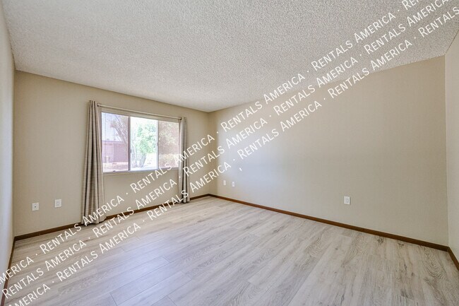 Building Photo - 13610 N 108th Dr