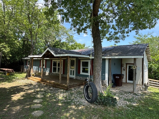 Building Photo - 604 Crowley Rd