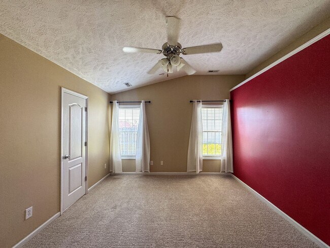 Building Photo - Beautiful 4 Bed 2 Bath Home in Fayetteville