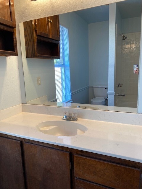 Building Photo - 305 Bronc Dr