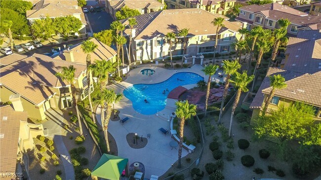 Building Photo - 9901 Trailwood Dr