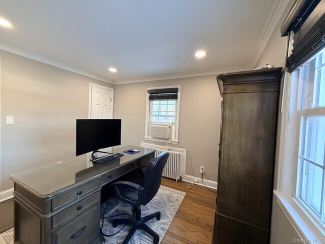 Building Photo - 201 Sydney Ave