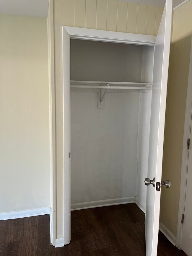 Building Photo - 2 Wimbledon Ln