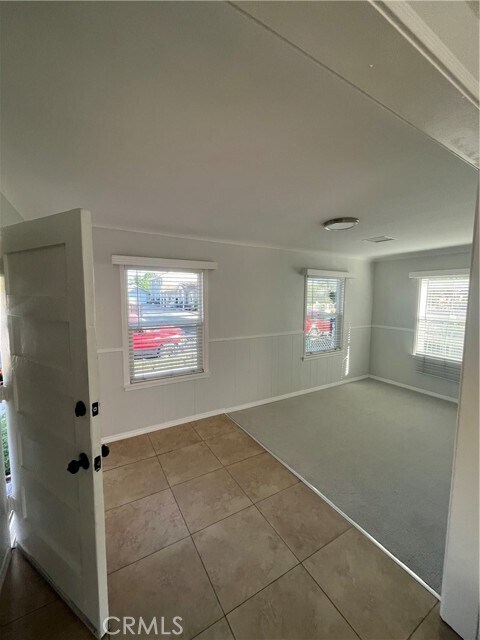 Building Photo - 2008 S Halladay St