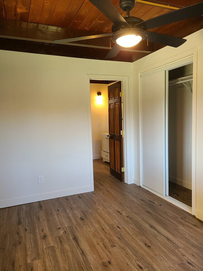 Building Photo - 15905 Ellis Ave