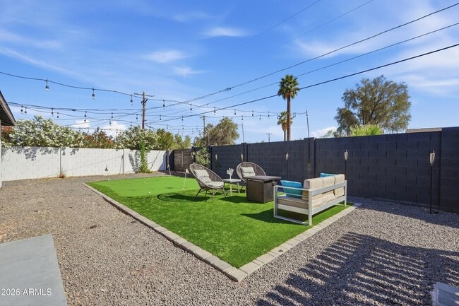 Building Photo - 2812 N 71st Pl