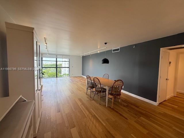 Building Photo - 20355 NE 34th Ct