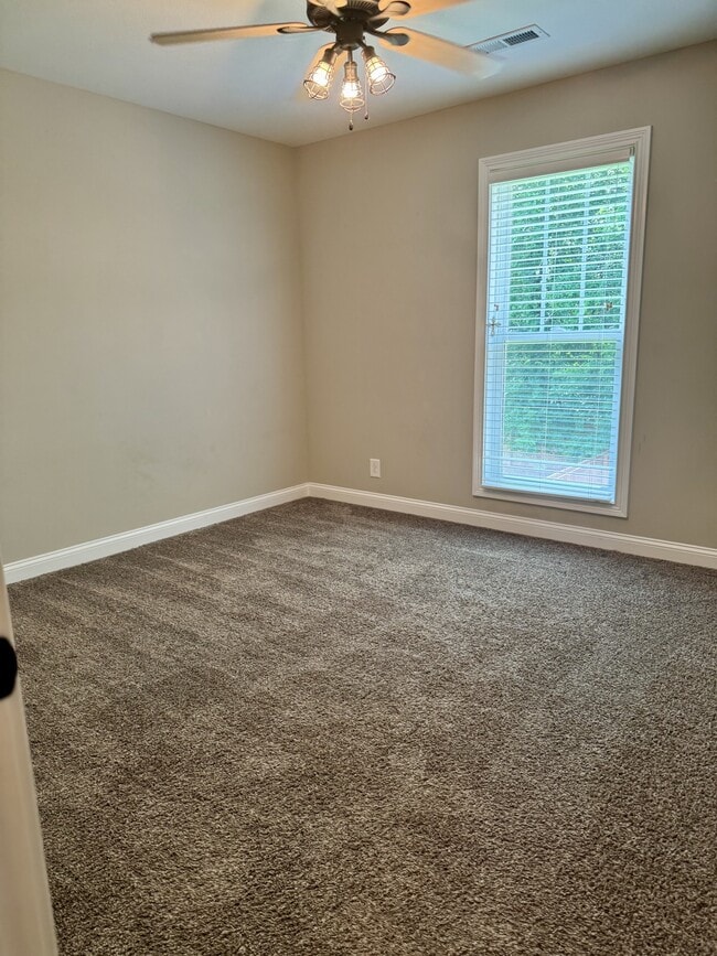 Building Photo - 1062 Harrison Way
