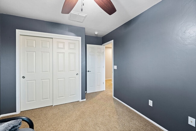 Building Photo - 11904 W Farmall Dr