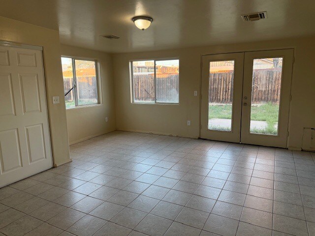 Building Photo - 1212 N Sherry Ave