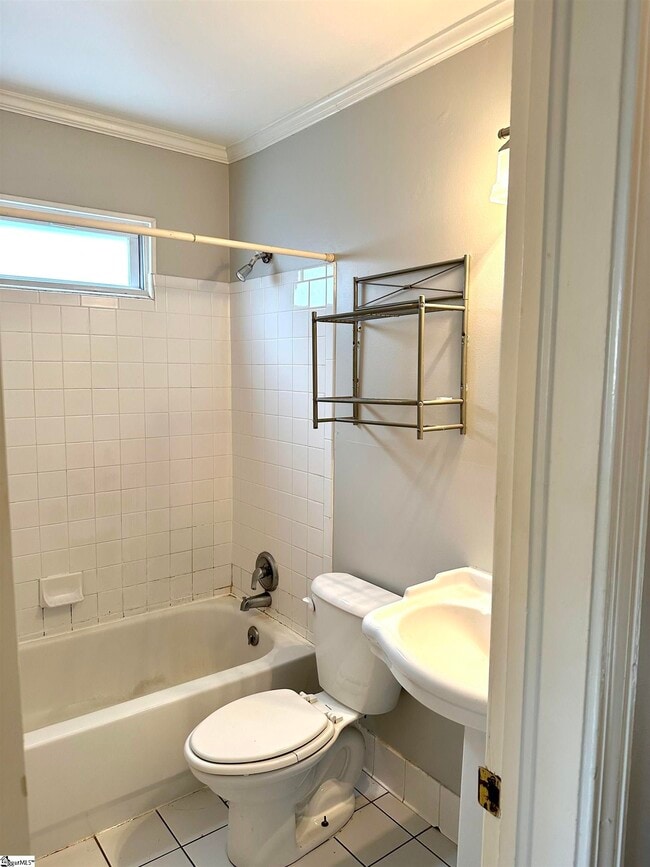 Building Photo - 5 Whitsett St