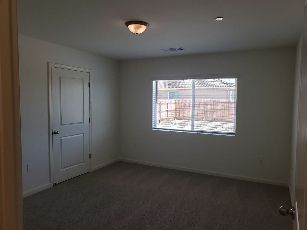 Building Photo - 2327 N Chateau Wy