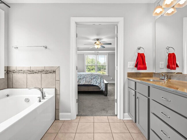 Building Photo - Lease OR Lease to Own