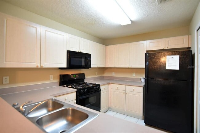 Building Photo - 1066 Dolphin Dr