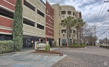 Building Photo - 2 Bedroom 2 Bath Condo at The Gates at Wil...