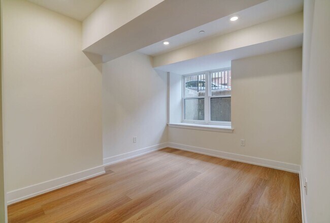 Building Photo - 620 S 8th St