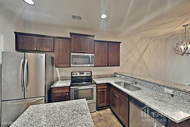 Building Photo - 409 Riverwood Ct