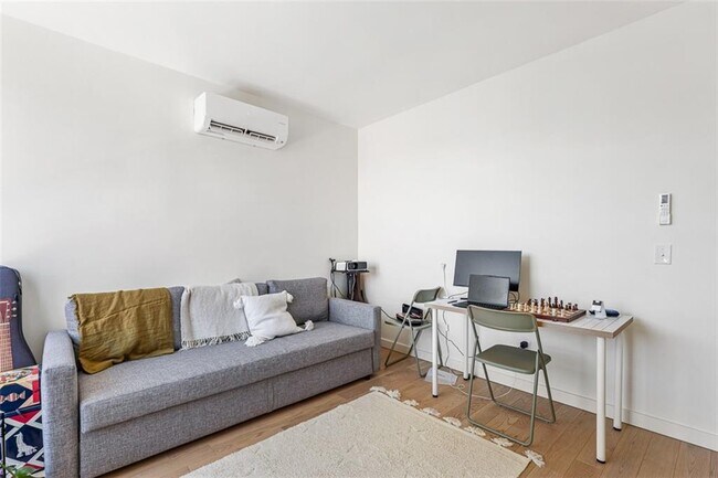 Building Photo - 71 Richmond St