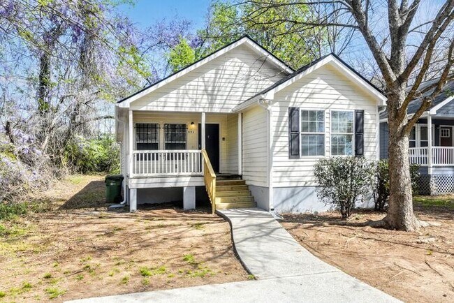 Primary Photo - **Cozy 3 Bedroom 2 Bathroom home in Atlant...