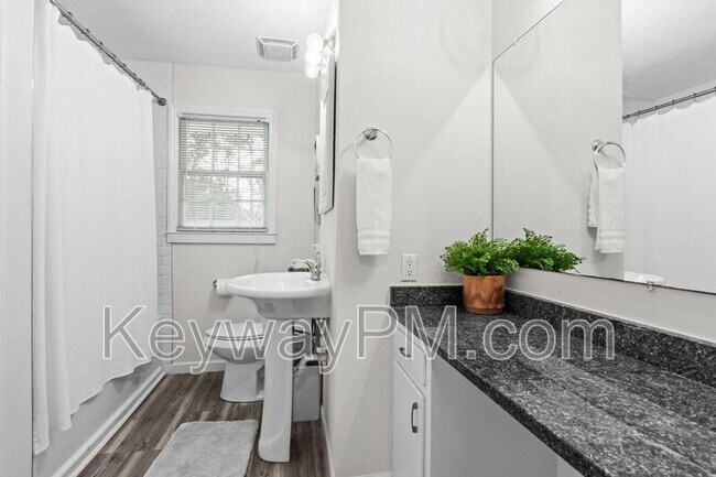 Building Photo - 2438 Apricot Ln