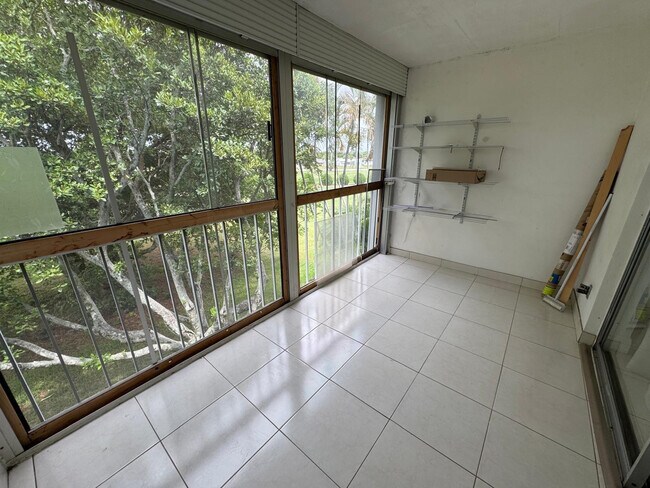 Building Photo - 7797 Golf Cir Dr