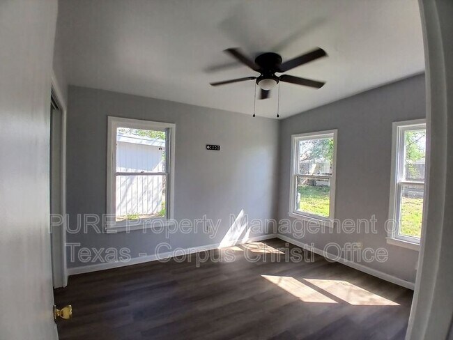 Building Photo - 1506 Crosby St