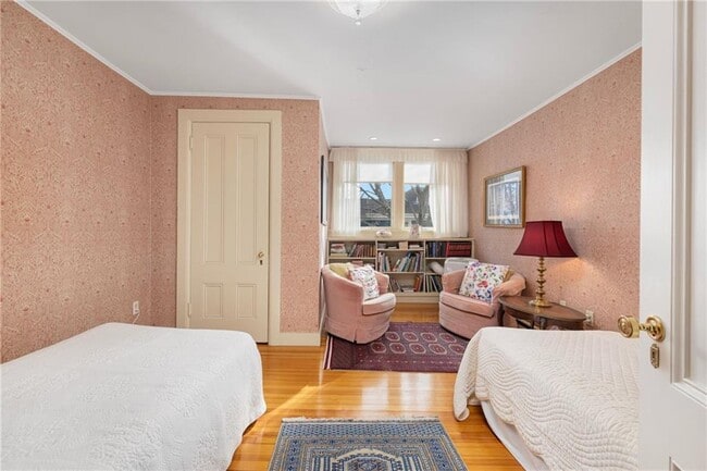 Building Photo - 4 Hunter Ave