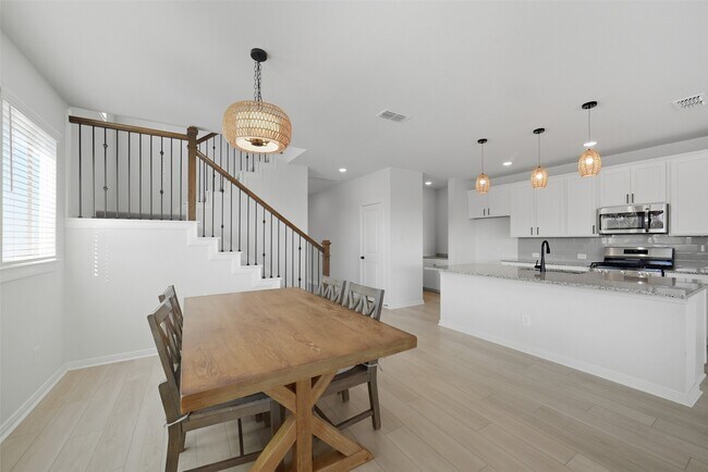 Building Photo - 13102 Verde Oaks Trl