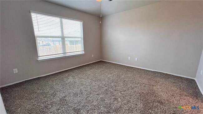 Building Photo - 2426 Elba Dr