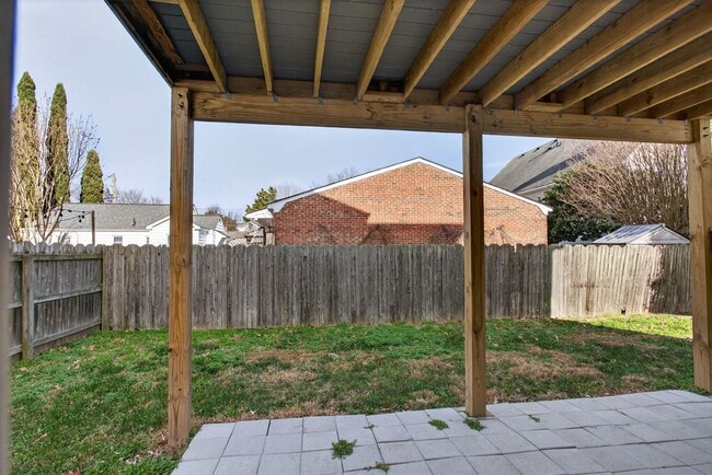 Building Photo - Chesapeake Beach