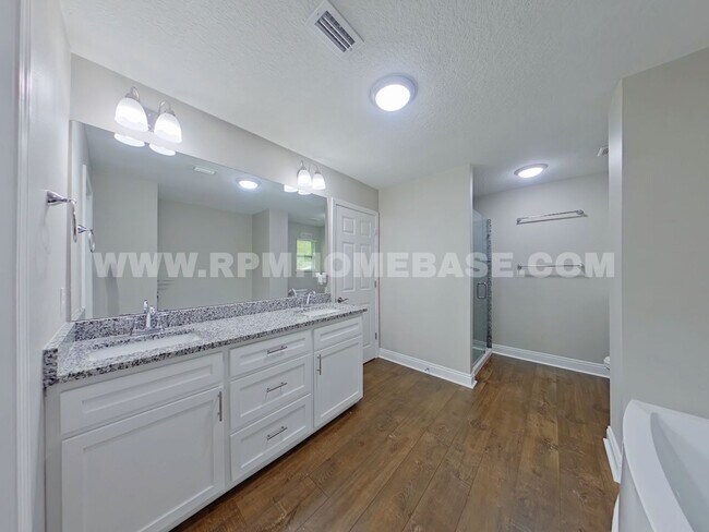 Building Photo - 147 Gillis Dr