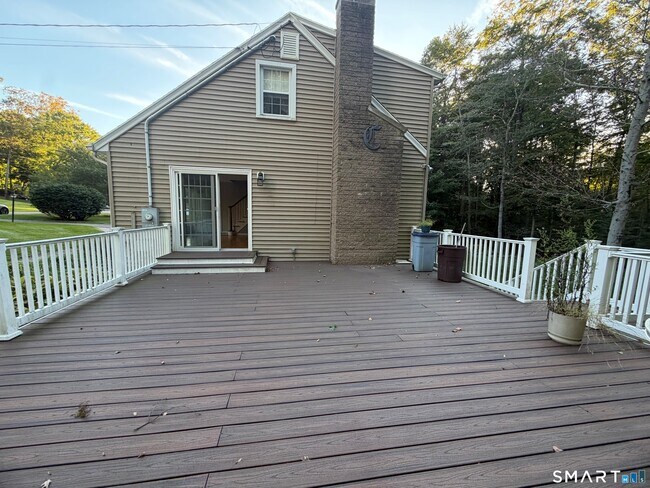Building Photo - 26 Fern Dr