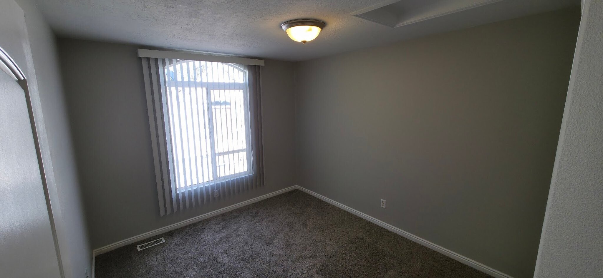 Building Photo - 2413 Big Village Ct