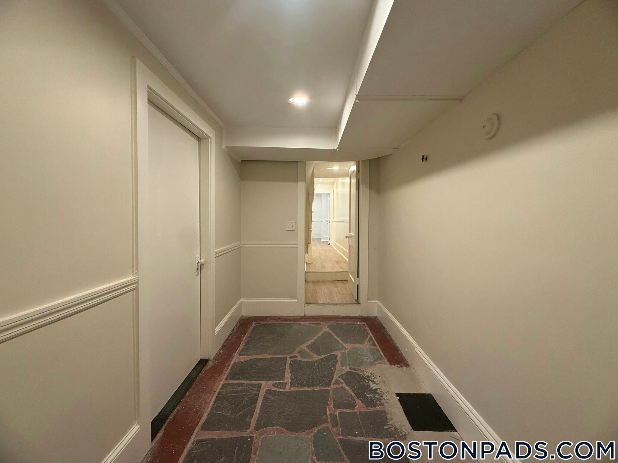 Building Photo - 1726 Beacon St