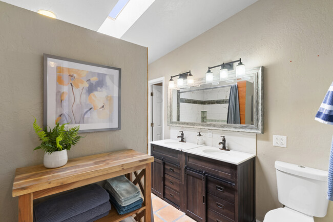 Building Photo - Terra Cotta